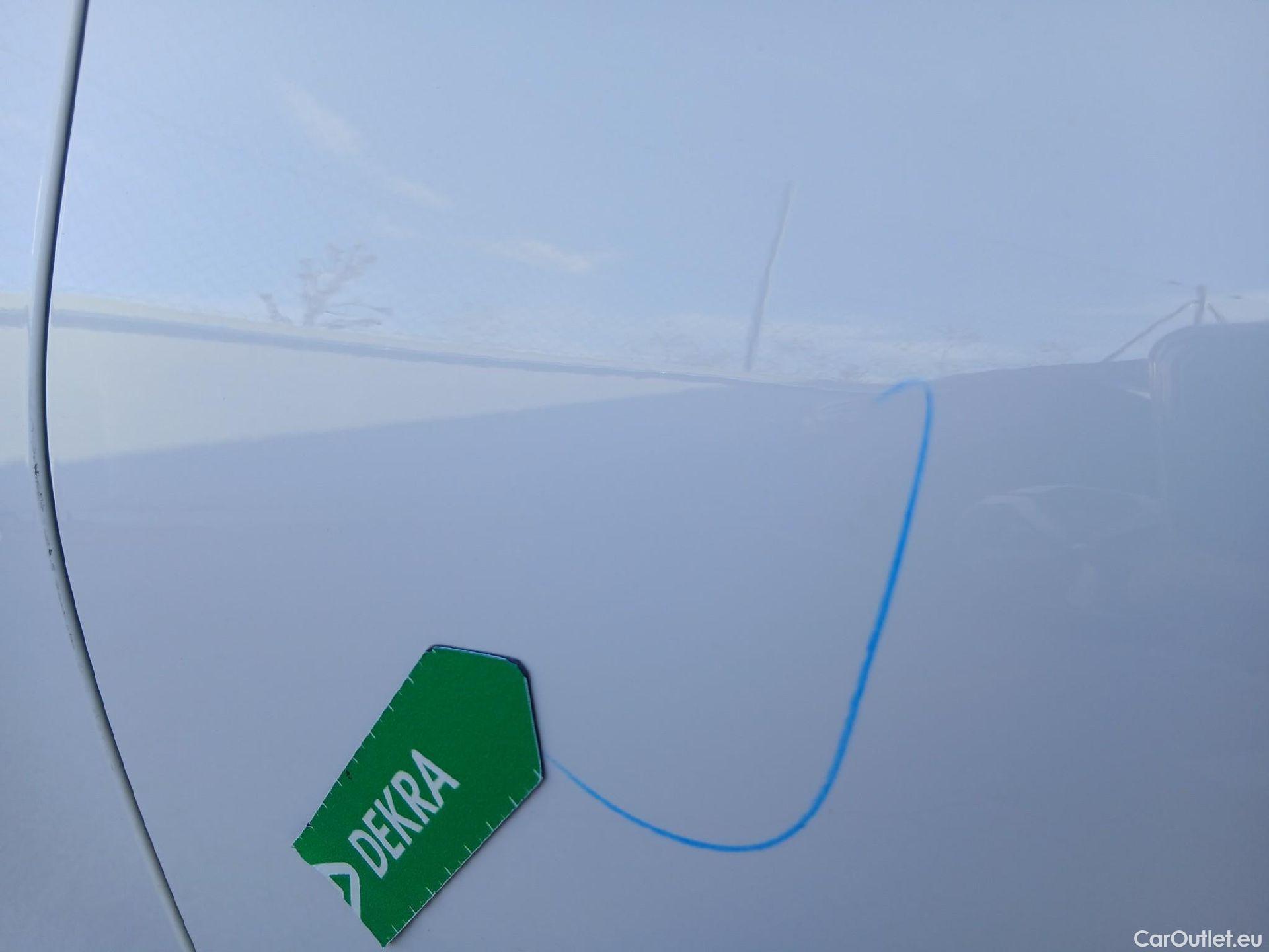  Bmw  Serie 3 BMW  / 2019 / 5P / familiar 318d Auto.Touring #19