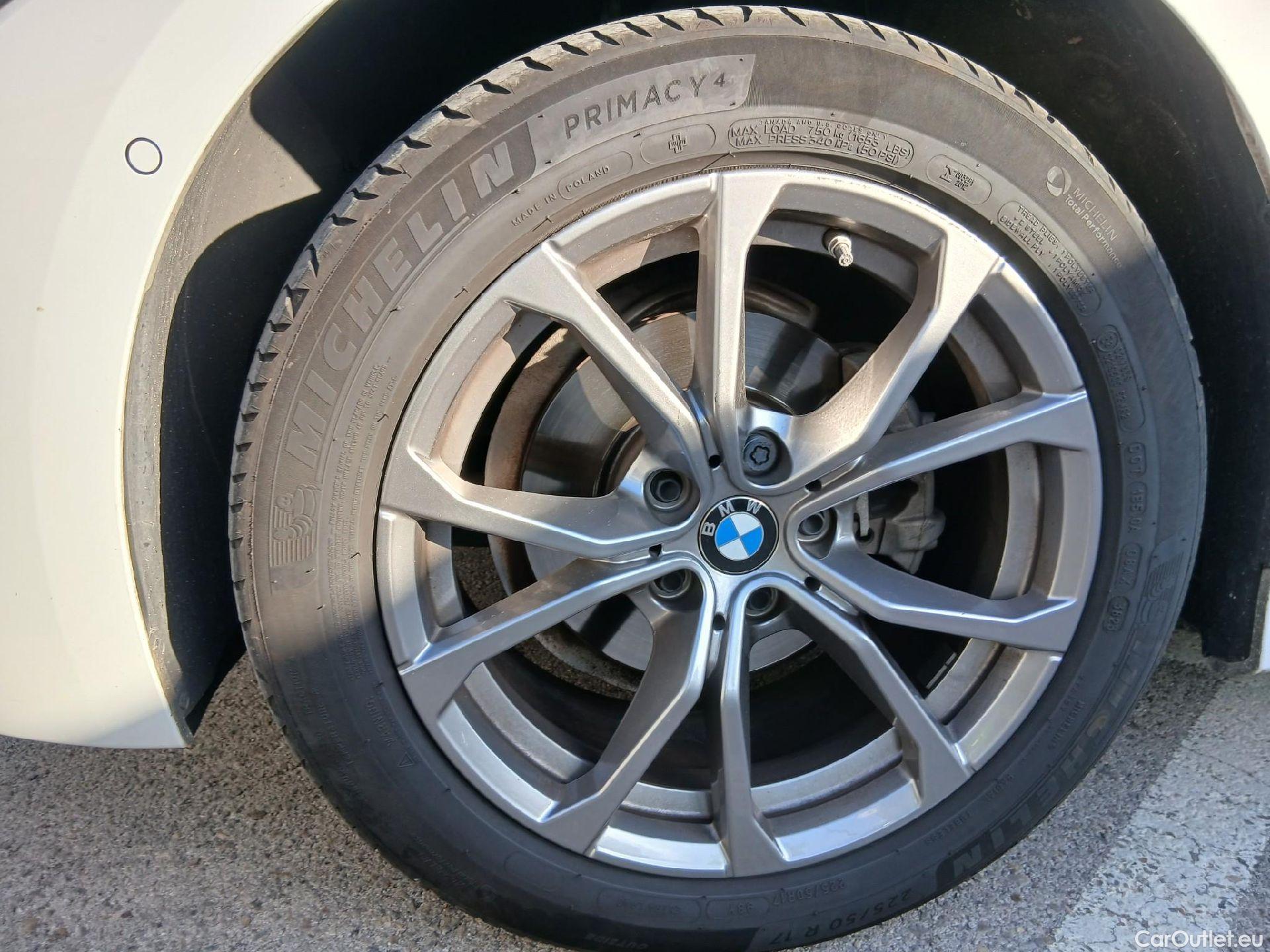  Bmw  Serie 3 BMW  / 2019 / 5P / familiar 318d Auto.Touring #8