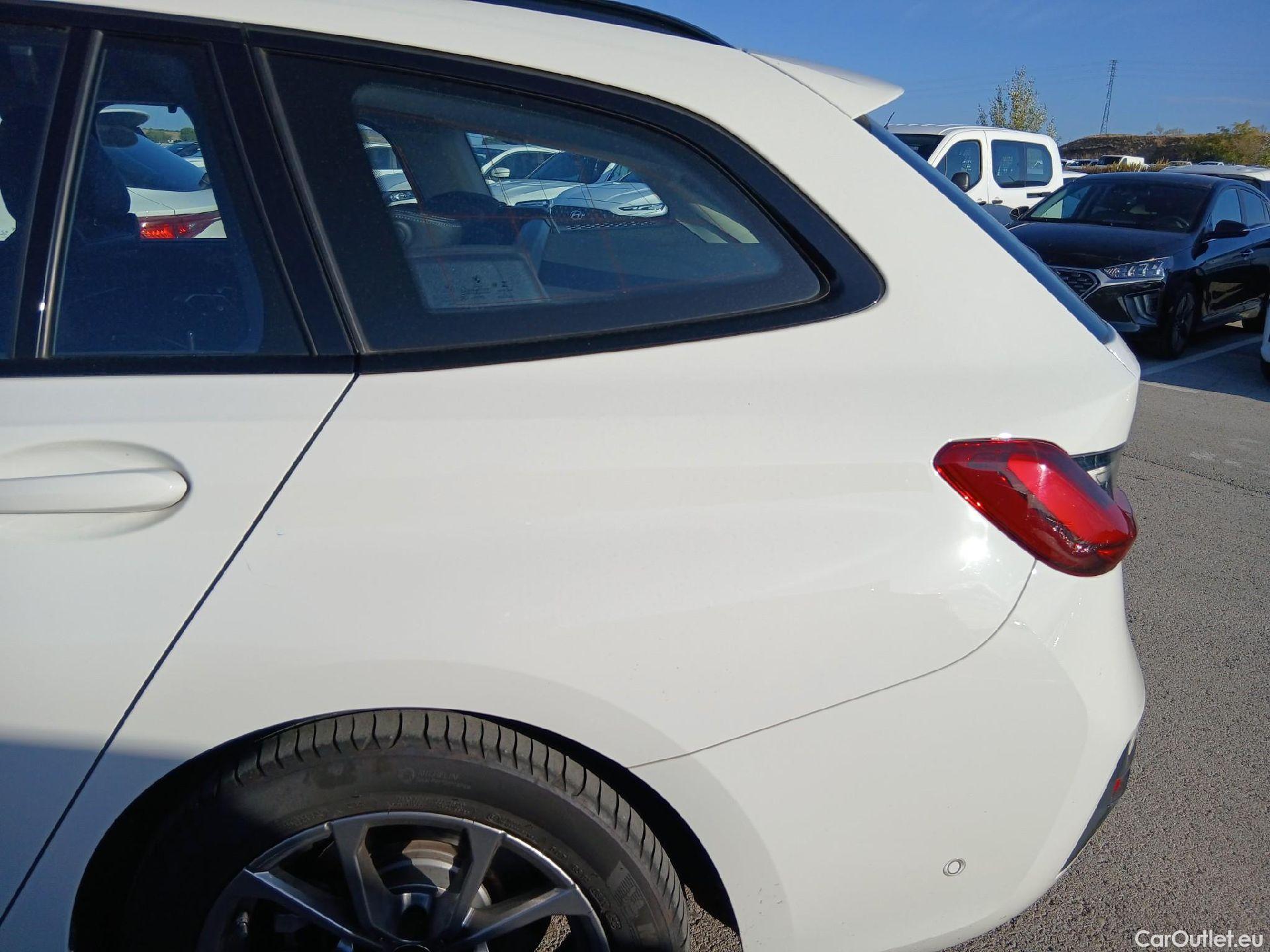  Bmw  Serie 3 BMW  / 2019 / 5P / familiar 318d Auto.Touring #13