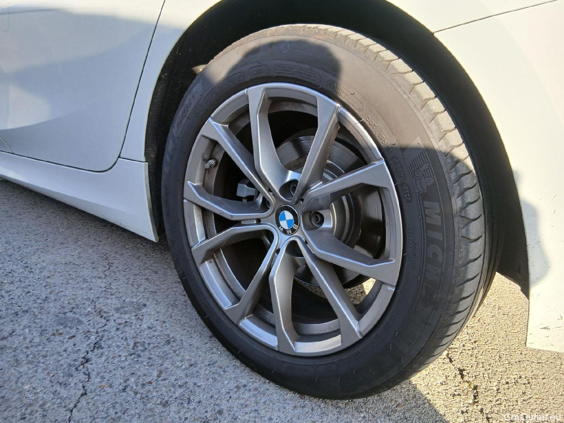  Bmw  Serie 3 BMW  / 2019 / 5P / familiar 318d Auto.Touring #11