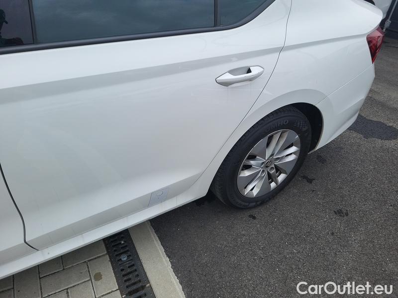  Skoda  Octavia  Lim. (NX3)(2020)  1.5TSI 110 Ambition 5d #3