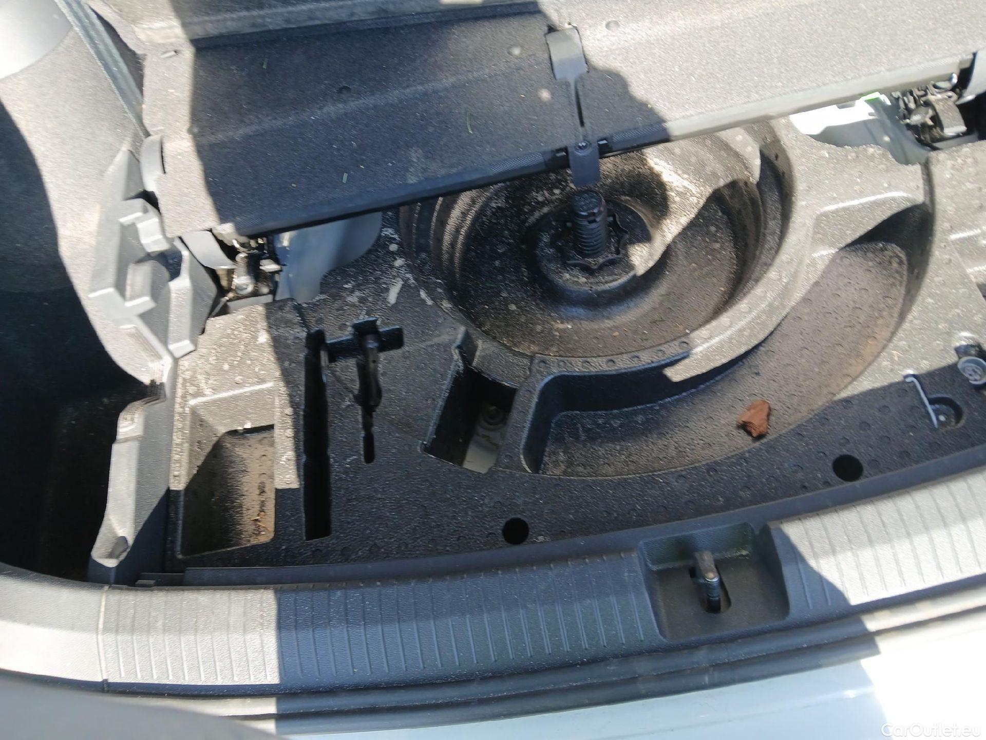  Volkswagen  Tiguan VOLKSWAGEN  Allspace / 2017 / 5P / todoterreno Sport 2.0 TDI 147kW (200CV) 4Motion DSG #50