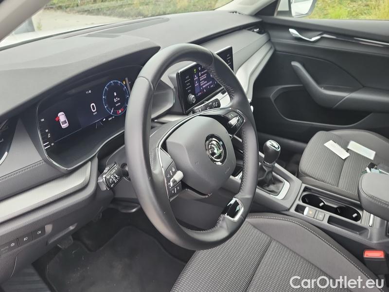  Skoda  Octavia  Lim. (NX3)(2020)  1.5TSI 110 Ambition 5d #8