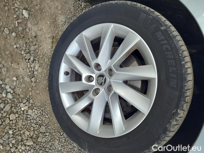  Skoda  Superb  2 (2008) Supe.FL2.0TDI 110 Ambition AT #19