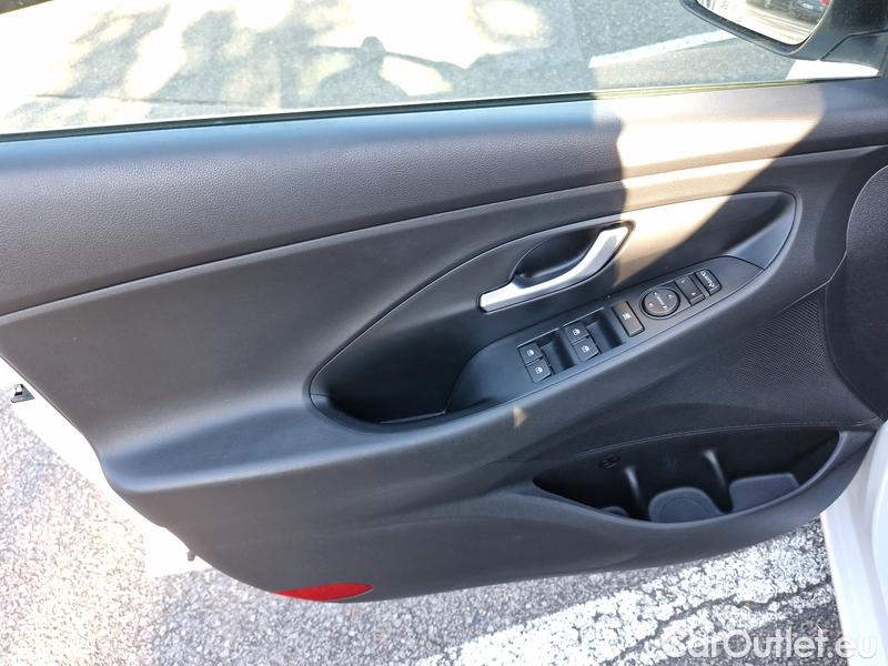  Hyundai  i30   cw (PD)(2017->)  kom.1.6CRDi 115 Smart #8