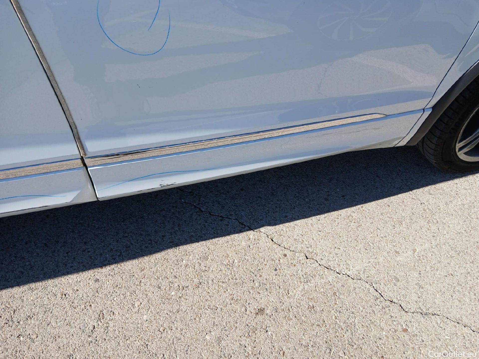  Volkswagen  Tiguan VOLKSWAGEN  Allspace / 2017 / 5P / todoterreno Sport 2.0 TDI 147kW (200CV) 4Motion DSG #44