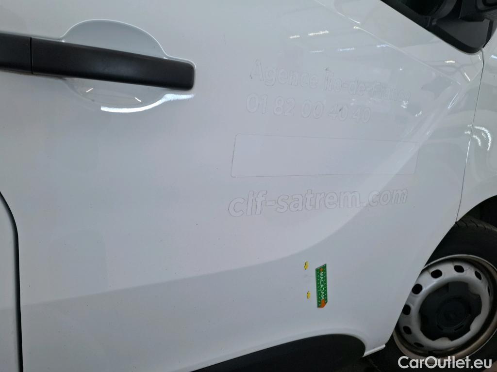  Renault  Trafic  Fourgon L2H1 3T Grand Confort 2.0 dCi 130CV BVM6 E6d #33