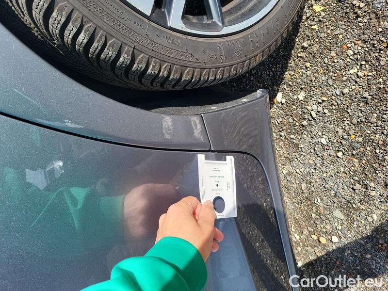  Volvo  V60  (2010)  T6 R-Design AWD AT #8