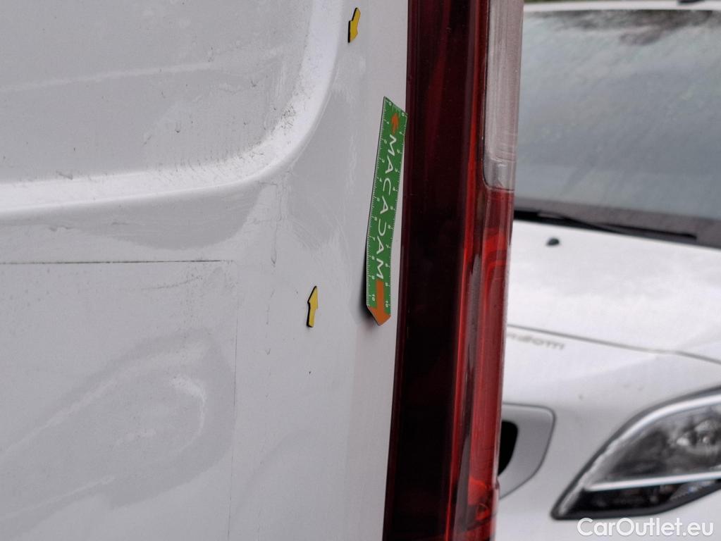  Renault  Trafic  Fourgon L2H1 3T Grand Confort 2.0 dCi 130CV BVM6 E6d #18