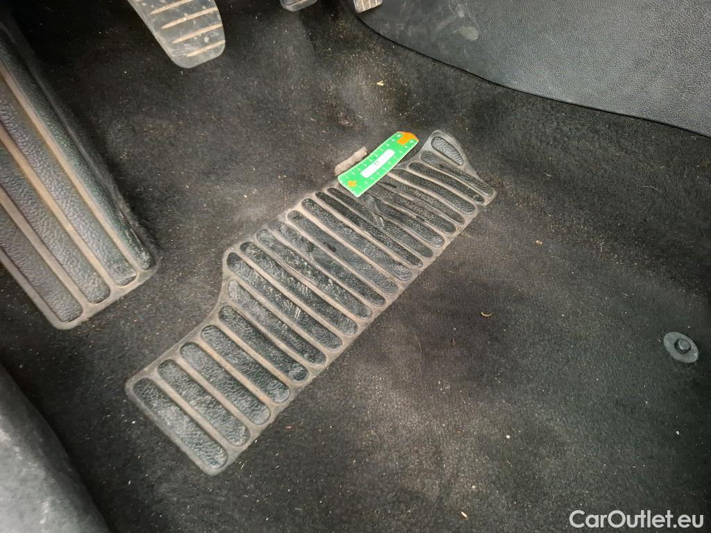  Renault  Clio  IV Air MediaNav 1.5 dCi 75CV BVM5 E6 #40