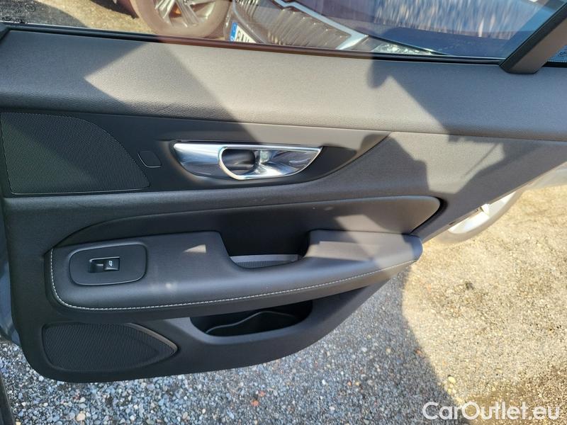  Volvo  V60  (2010)  T6 R-Design AWD AT #23