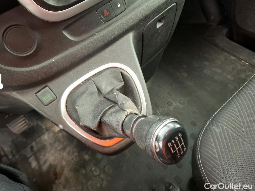  Renault  Trafic RENAULT  / 2019 / 4P / Fourgon tole FG GCF L1H1 1000 dCi 120 #25