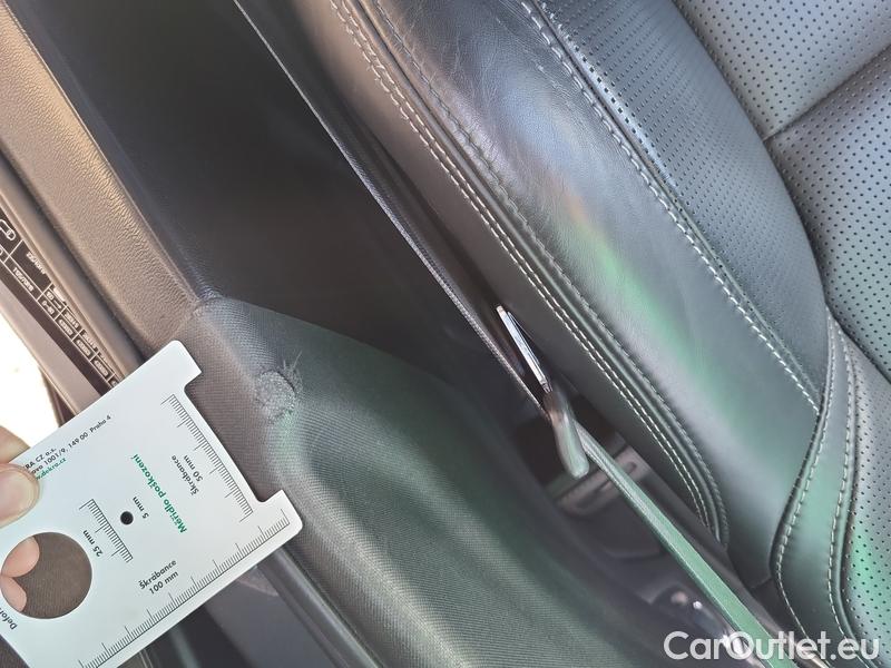  Volvo  V60  (2010)  T6 R-Design AWD AT #39