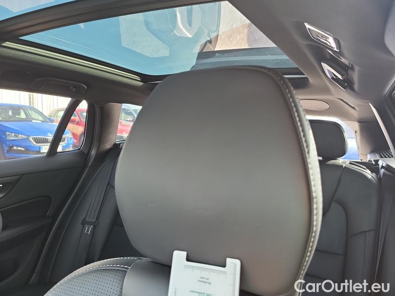  Volvo  V60  (2010)  T6 R-Design AWD AT #38