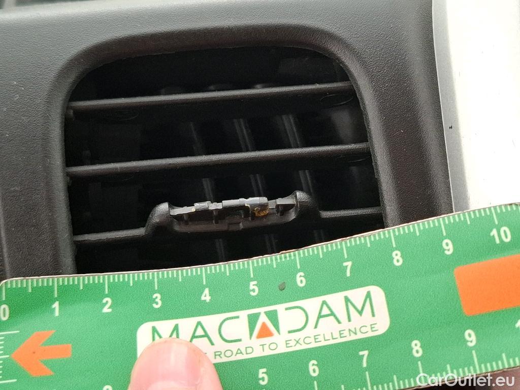  Renault  Trafic RENAULT  / 2019 / 4P / Fourgon tole FG GCF L1H1 1000 dCi 120 #28