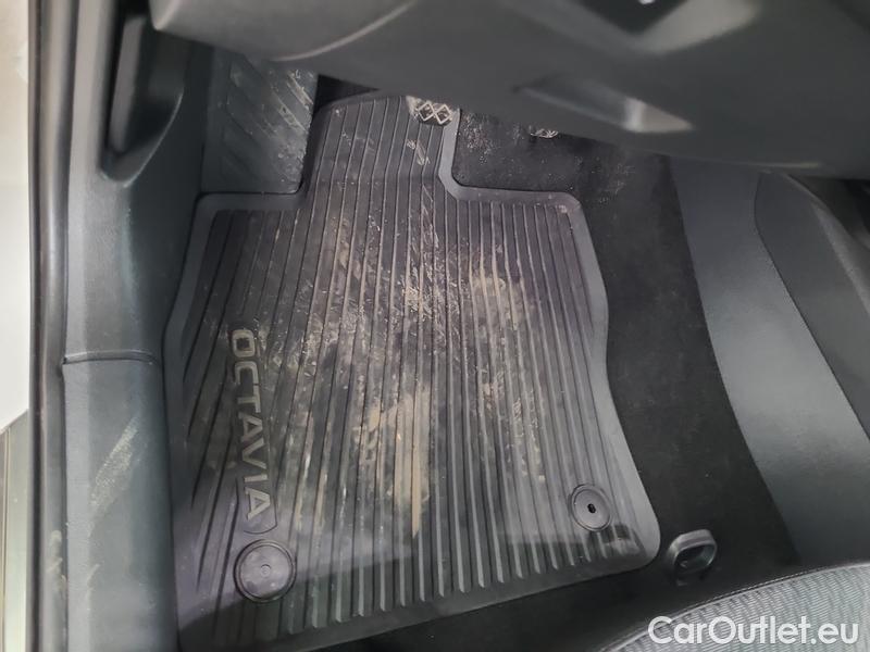  Skoda  Octavia  Combi (NX3)(2020) Oct.Combi 1.5TSI 110 Style #13