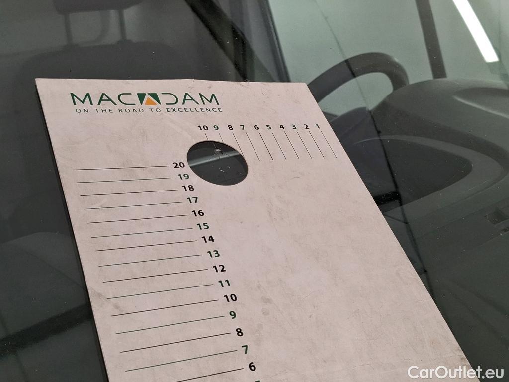  Renault  Trafic RENAULT  / 2019 / 4P / Fourgon tole FG GCF L1H1 1000 dCi 120 #2