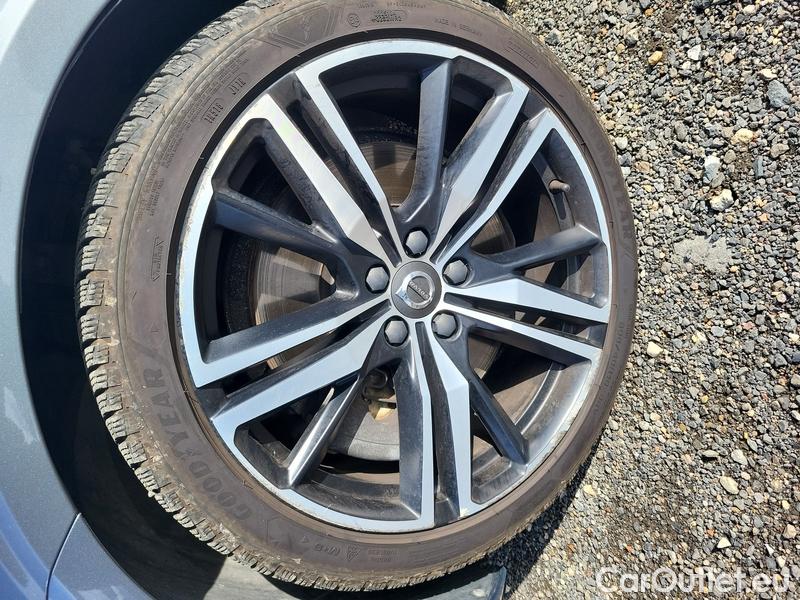  Volvo  V60  (2010)  T6 R-Design AWD AT #3