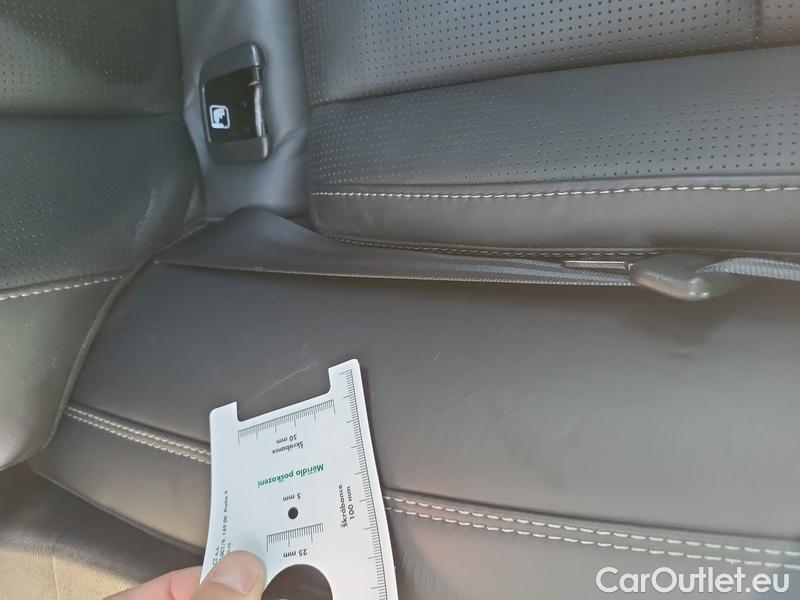  Volvo  V60  (2010)  T6 R-Design AWD AT #31