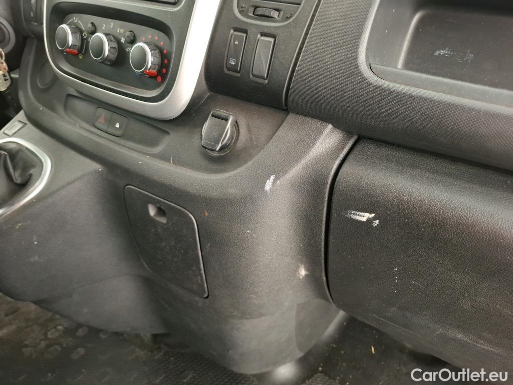  Renault  Trafic RENAULT  / 2019 / 4P / Fourgon tole FG GCF L1H1 1000 dCi 120 #39