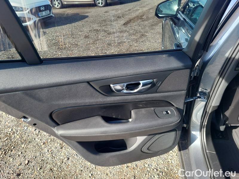  Volvo  V60  (2010)  T6 R-Design AWD AT #29