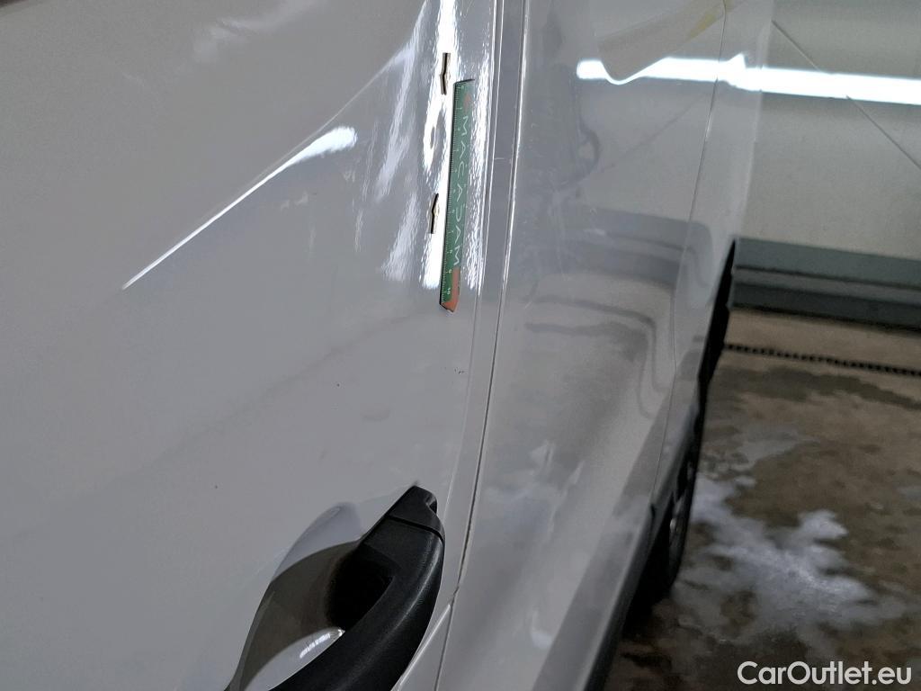  Renault  Trafic  Fourgon L2H1 3T Grand Confort 2.0 dCi 130CV BVM6 E6d #32