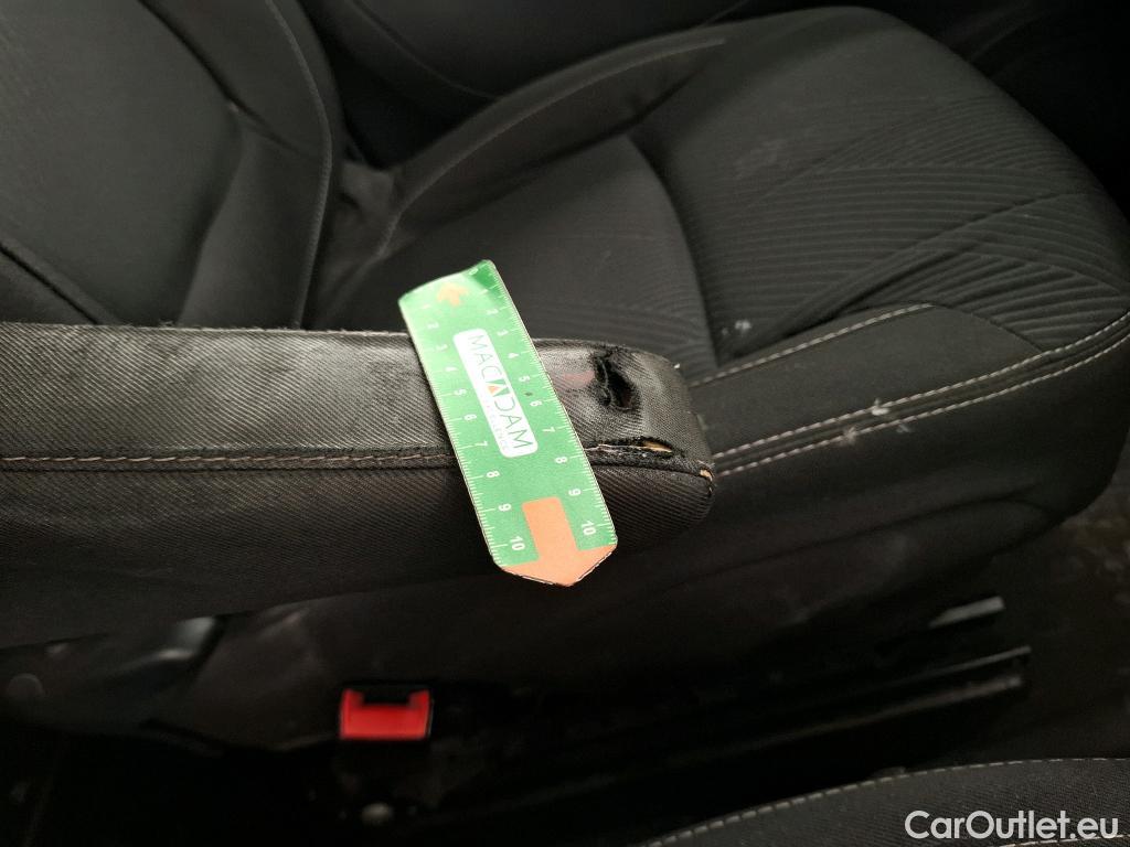  Renault  Trafic RENAULT  / 2019 / 4P / Fourgon tole FG GCF L1H1 1000 dCi 120 #4