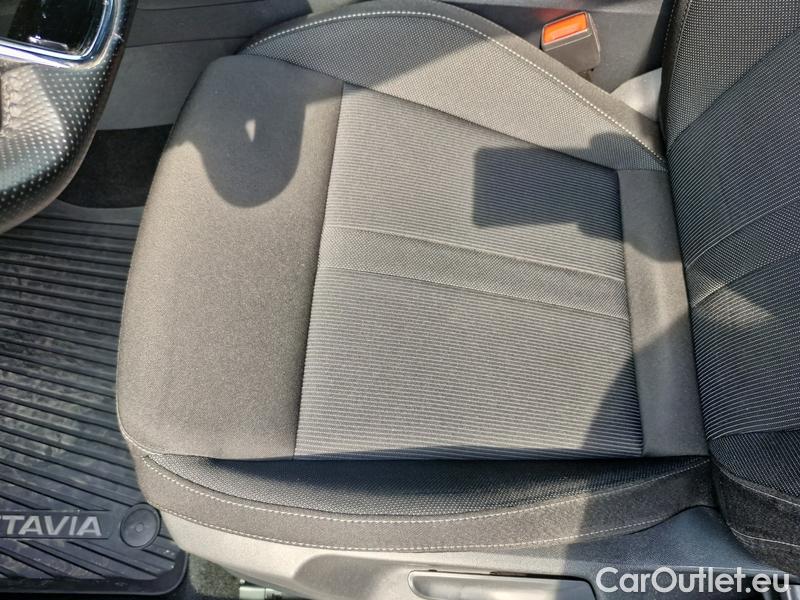  Skoda  Octavia  Combi (NX3)(2020) Oct.Combi 1.5TSI 110 Style Aut #13