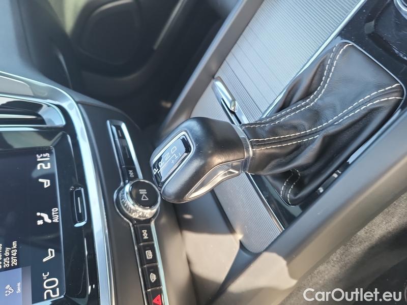  Volvo  V60  (2010)  T6 R-Design AWD AT #37