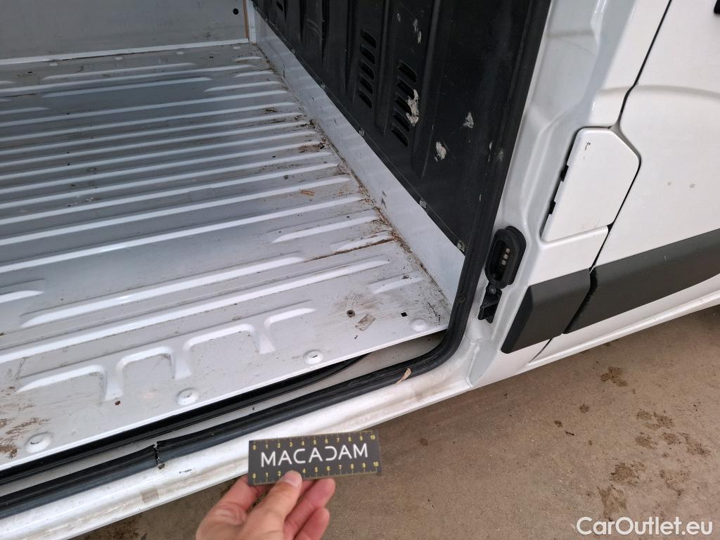  Renault  Master RENAULT   2019  4P  Fourgon tole  SL PRO F3500 L2H2 dCi 135SL #24