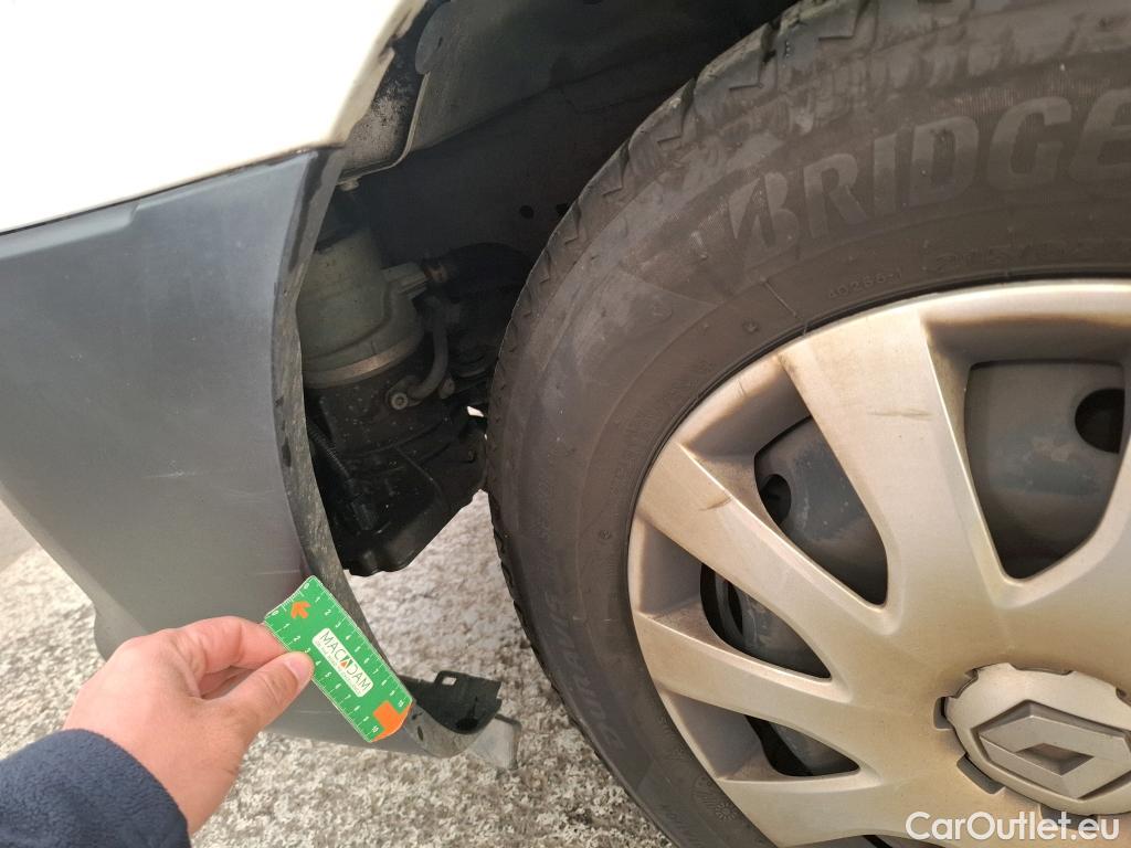  Renault  Trafic  III Fourgon Grand Confort L2H1 1200 1.6 dCi 145CV BVA6 E6dT #23