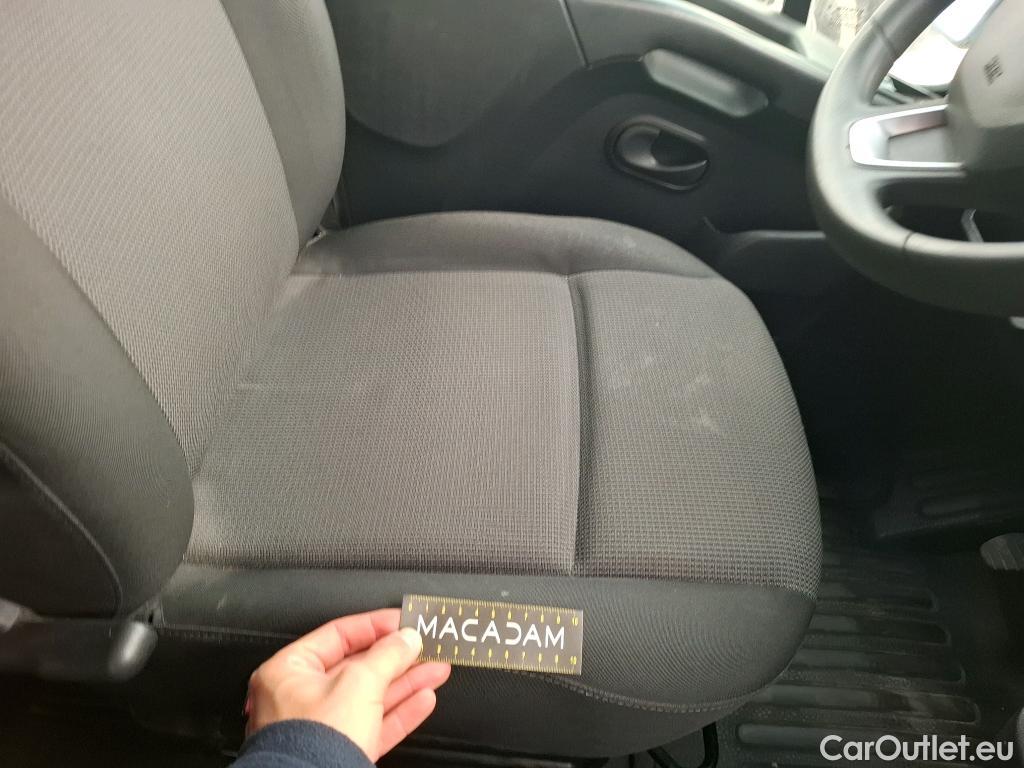  Renault  Master RENAULT   2019  4P  Fourgon tole  SL PRO F3500 L2H2 dCi 135SL #44