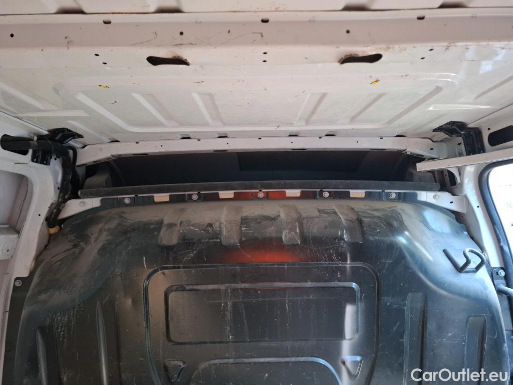  Renault  Master  III Fourgon L2H2 3 5 Grand Confort dCi 135CV BVM6 E6dT #2