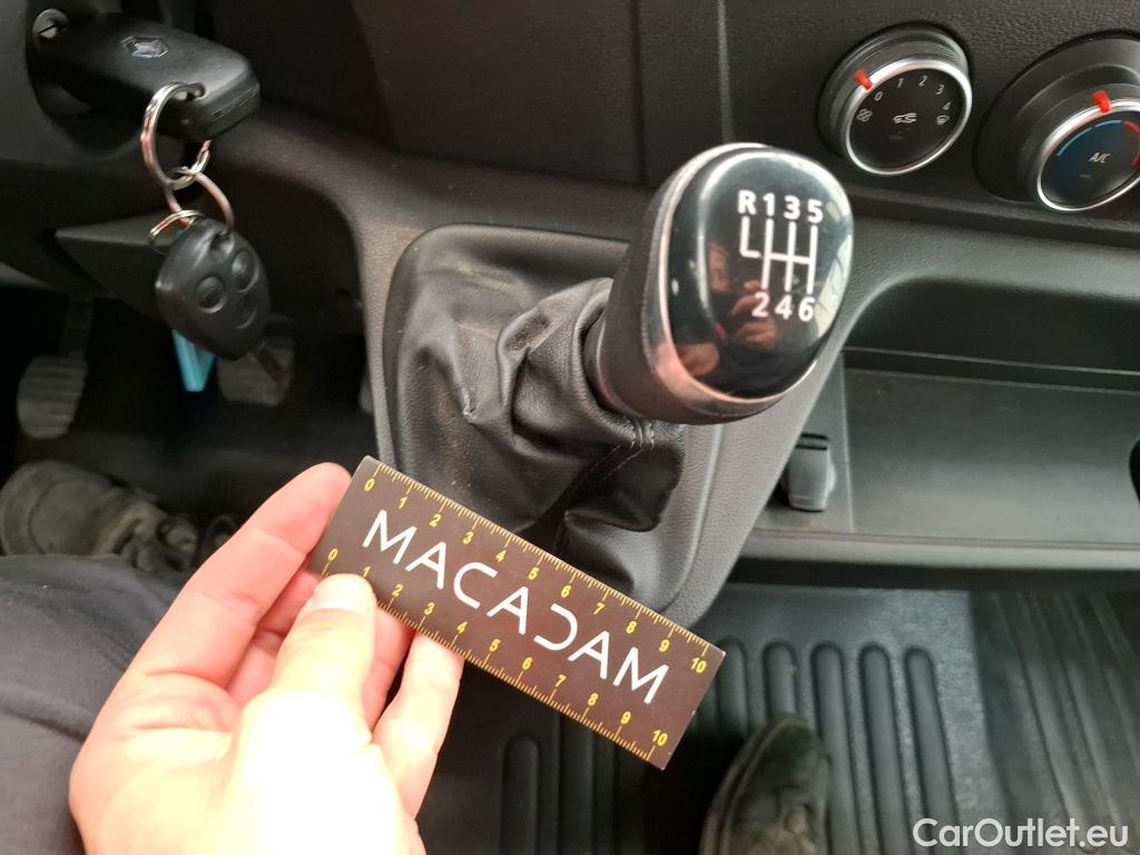  Renault  Master RENAULT   2019  4P  Fourgon tole  SL PRO F3500 L2H2 dCi 135SL #27