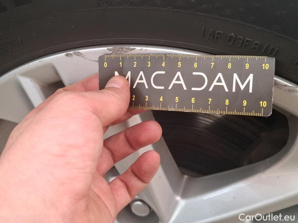  Toyota  Corolla TOYOTA  Touring Sports / 2018 / 5P / Break Hybride 122h Dynamic Business Stage Acad #31