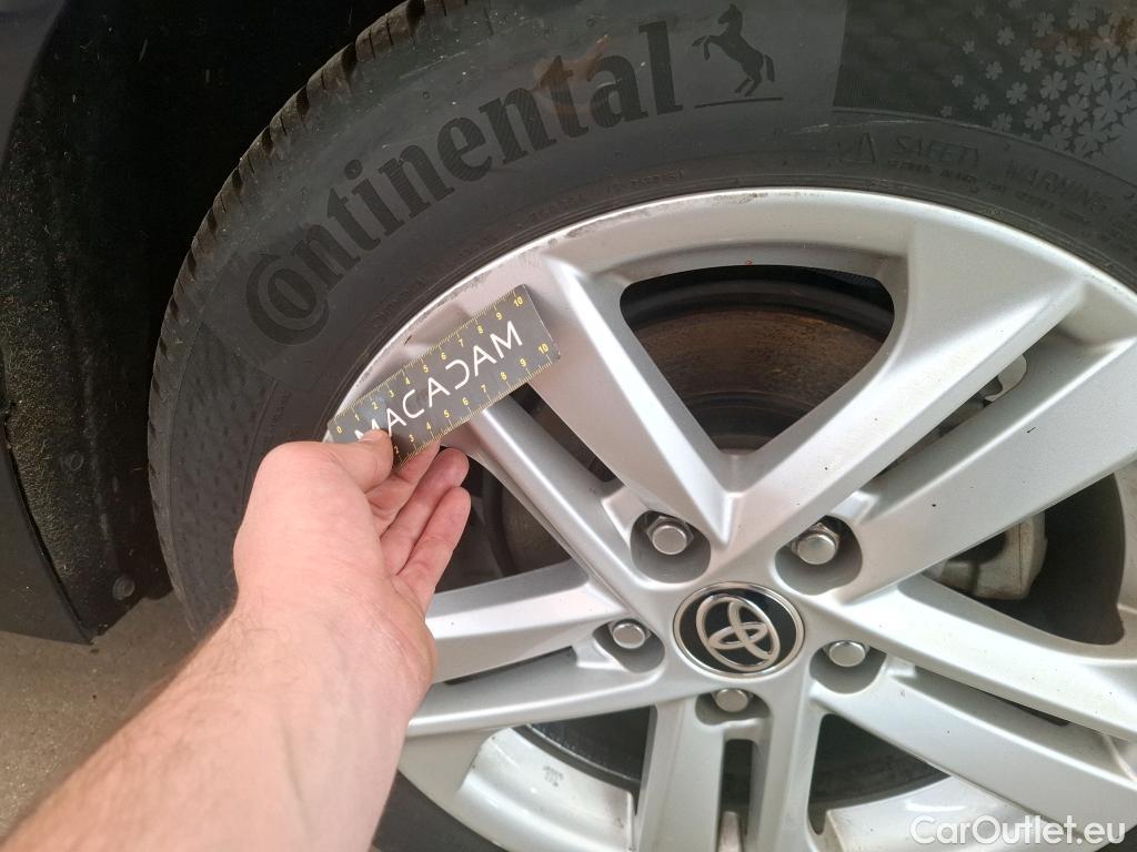  Toyota  Corolla TOYOTA  Touring Sports / 2018 / 5P / Break Hybride 122h Dynamic Business Stage Acad #37