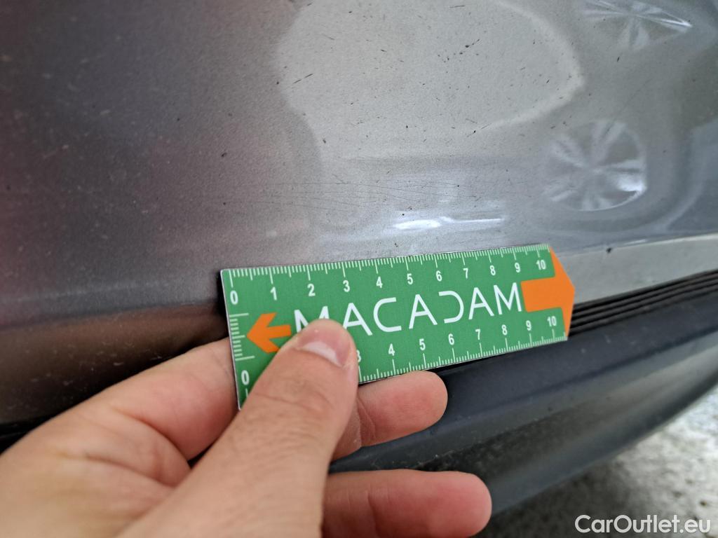  Jaguar  XE JAGUAR  4p Berline D180 HSE STANDARD AUTO 4WD #18