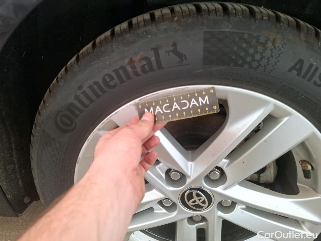  Toyota  Corolla TOYOTA  Touring Sports / 2018 / 5P / Break Hybride 122h Dynamic Business Stage Acad #36