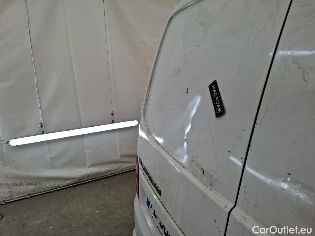  Volkswagen  Transporter VOLKSWAGEN  VU 4p Fourgon 2.0 TDi 102 L1H1 Business Line Plus #17