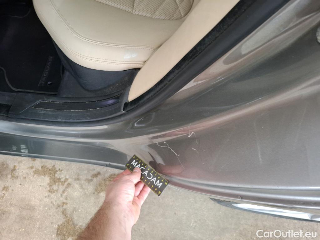  Jaguar  XE JAGUAR  4p Berline D180 HSE STANDARD AUTO 4WD #25