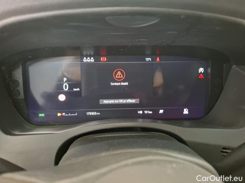  Jaguar  XE JAGUAR  4p Berline D180 HSE STANDARD AUTO 4WD #57