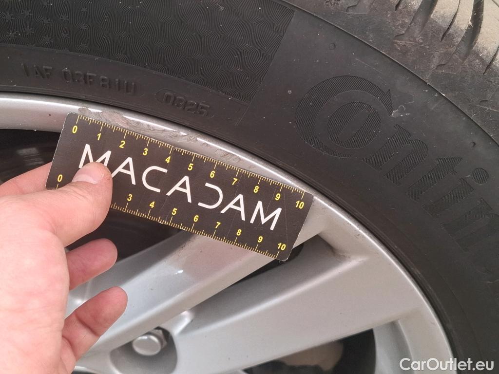  Toyota  Corolla TOYOTA  Touring Sports / 2018 / 5P / Break Hybride 122h Dynamic Business Stage Acad #28