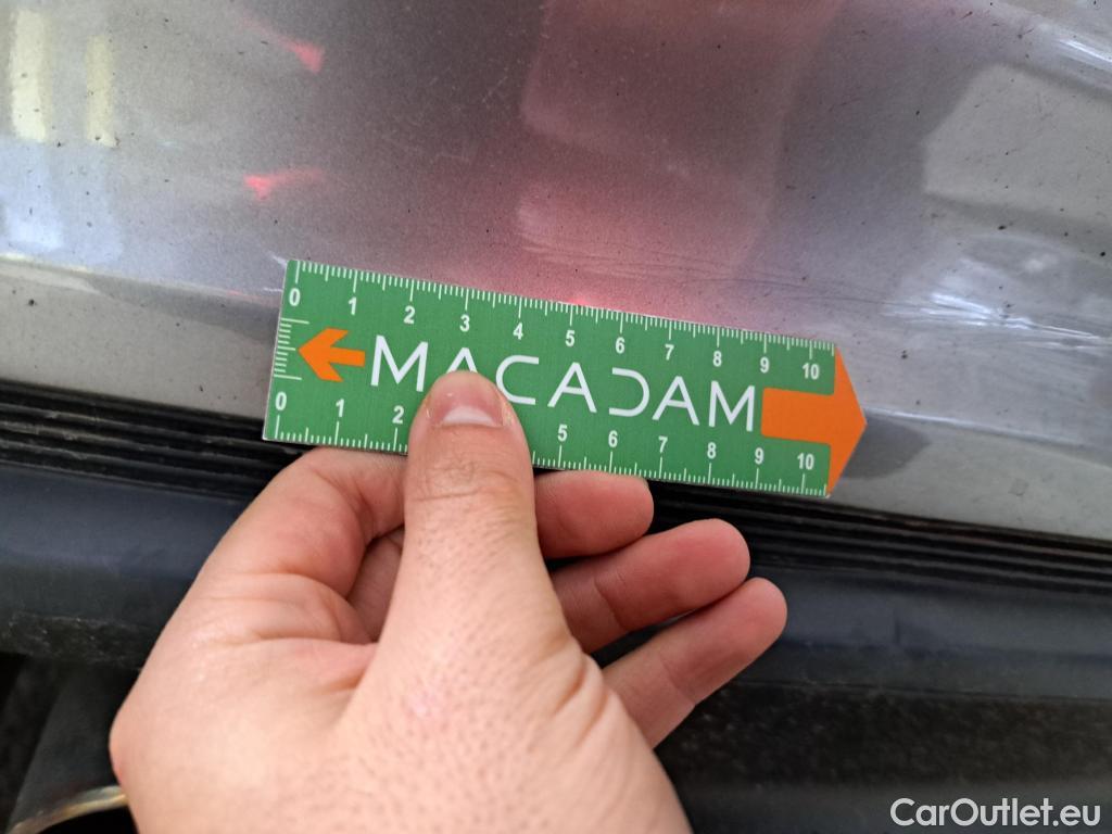  Jaguar  XE JAGUAR  4p Berline D180 HSE STANDARD AUTO 4WD #17