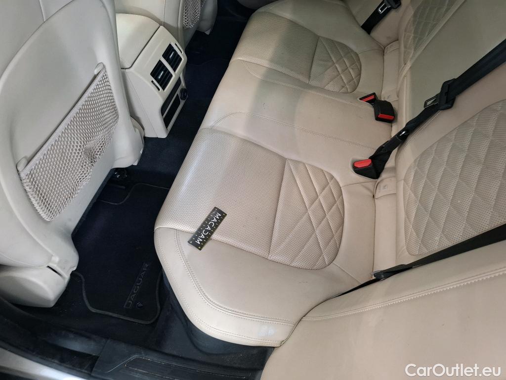  Jaguar  XE JAGUAR  4p Berline D180 HSE STANDARD AUTO 4WD #56