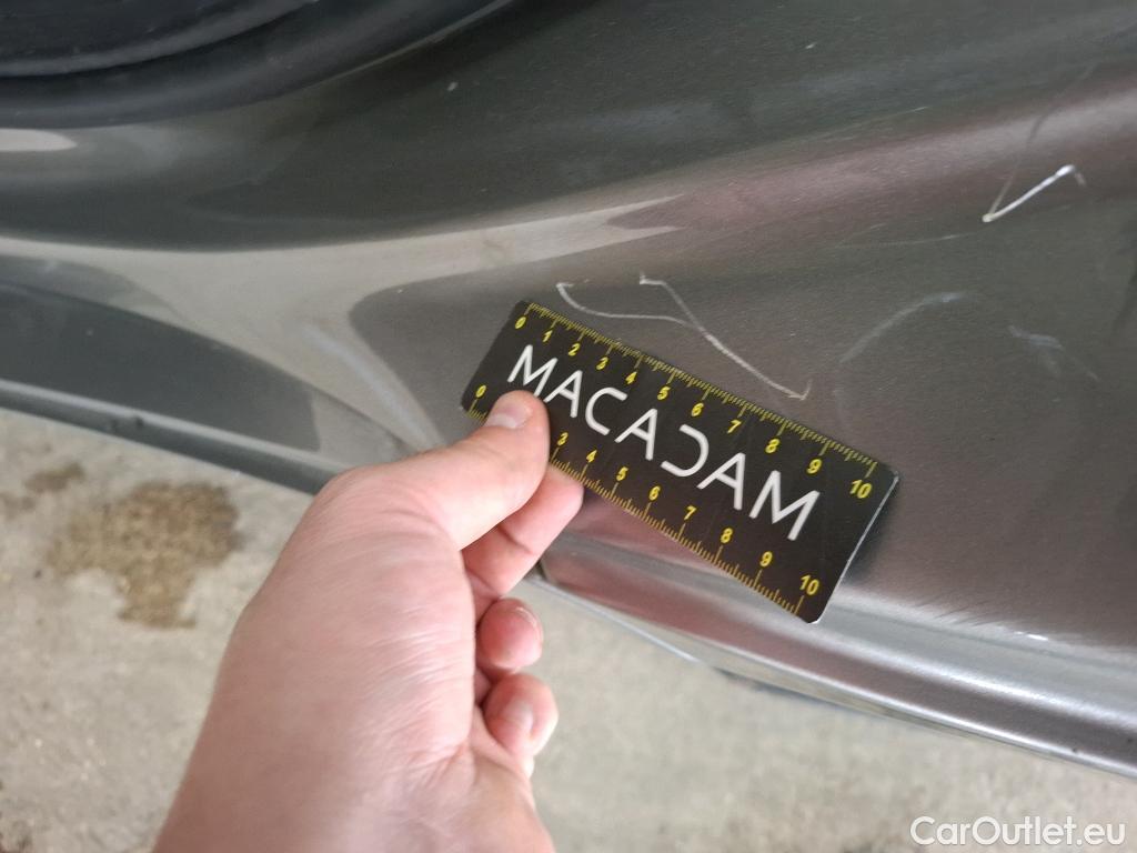  Jaguar  XE JAGUAR  4p Berline D180 HSE STANDARD AUTO 4WD #26