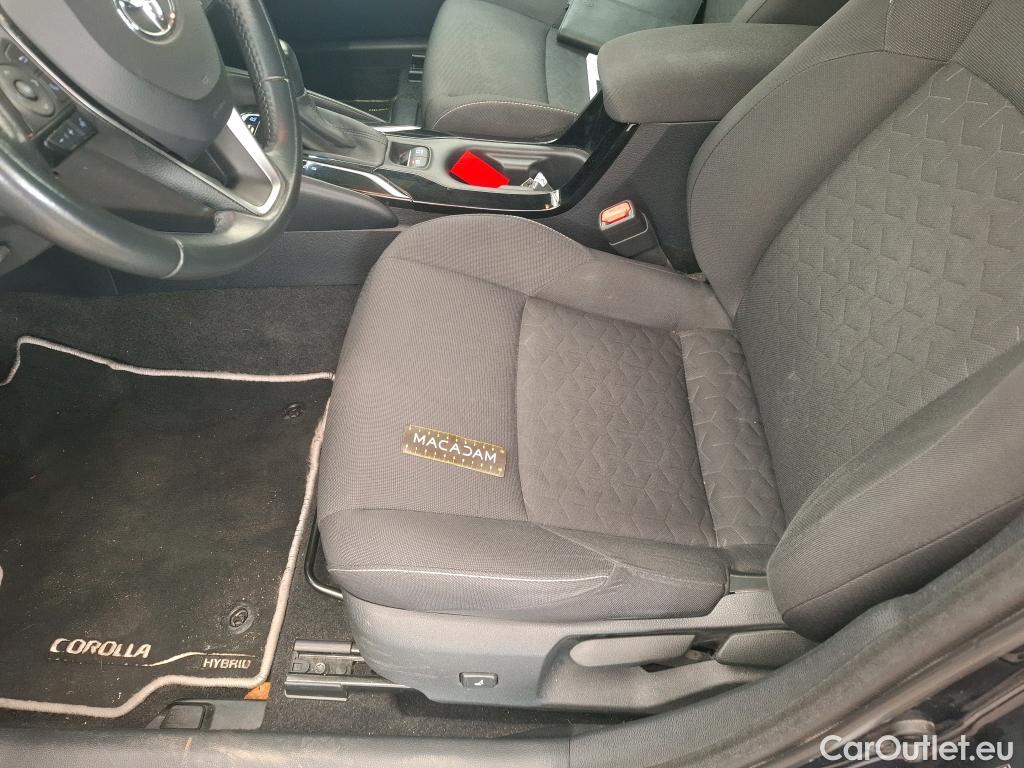  Toyota  Corolla TOYOTA  Touring Sports / 2018 / 5P / Break Hybride 122h Dynamic Business Stage Acad #59