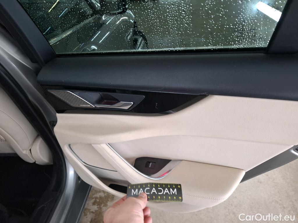  Jaguar  XE JAGUAR  4p Berline D180 HSE STANDARD AUTO 4WD #5