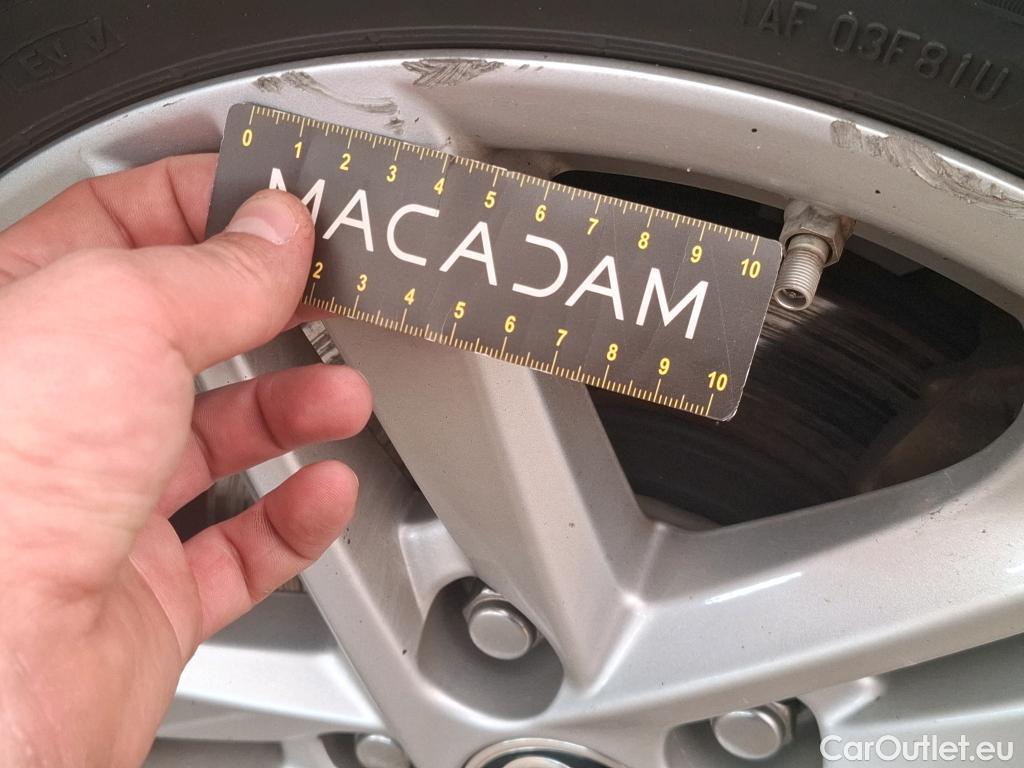  Toyota  Corolla TOYOTA  Touring Sports / 2018 / 5P / Break Hybride 122h Dynamic Business Stage Acad #32