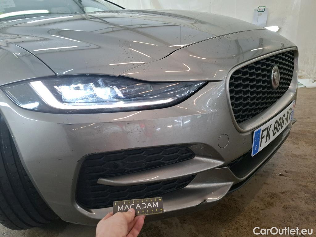  Jaguar  XE JAGUAR  4p Berline D180 HSE STANDARD AUTO 4WD #10