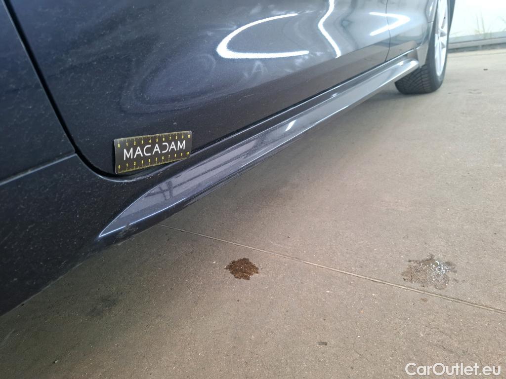  Toyota  Corolla TOYOTA  Touring Sports / 2018 / 5P / Break Hybride 122h Dynamic Business Stage Acad #18